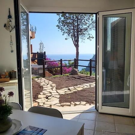 Sapore Di Mare Apartment *